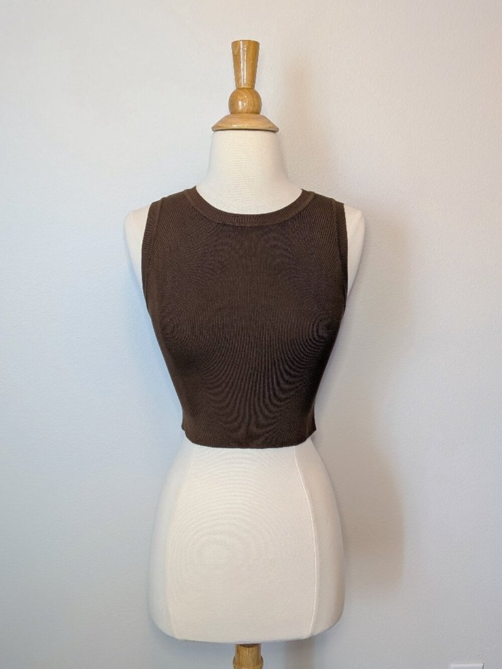 Zara Sleeveless Brown Crop Sweater